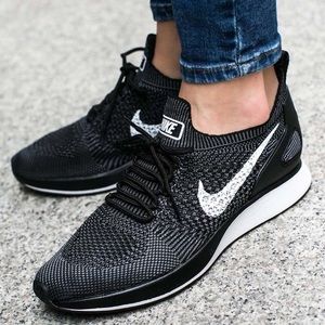 Nike Flyknit Mariah 6.5